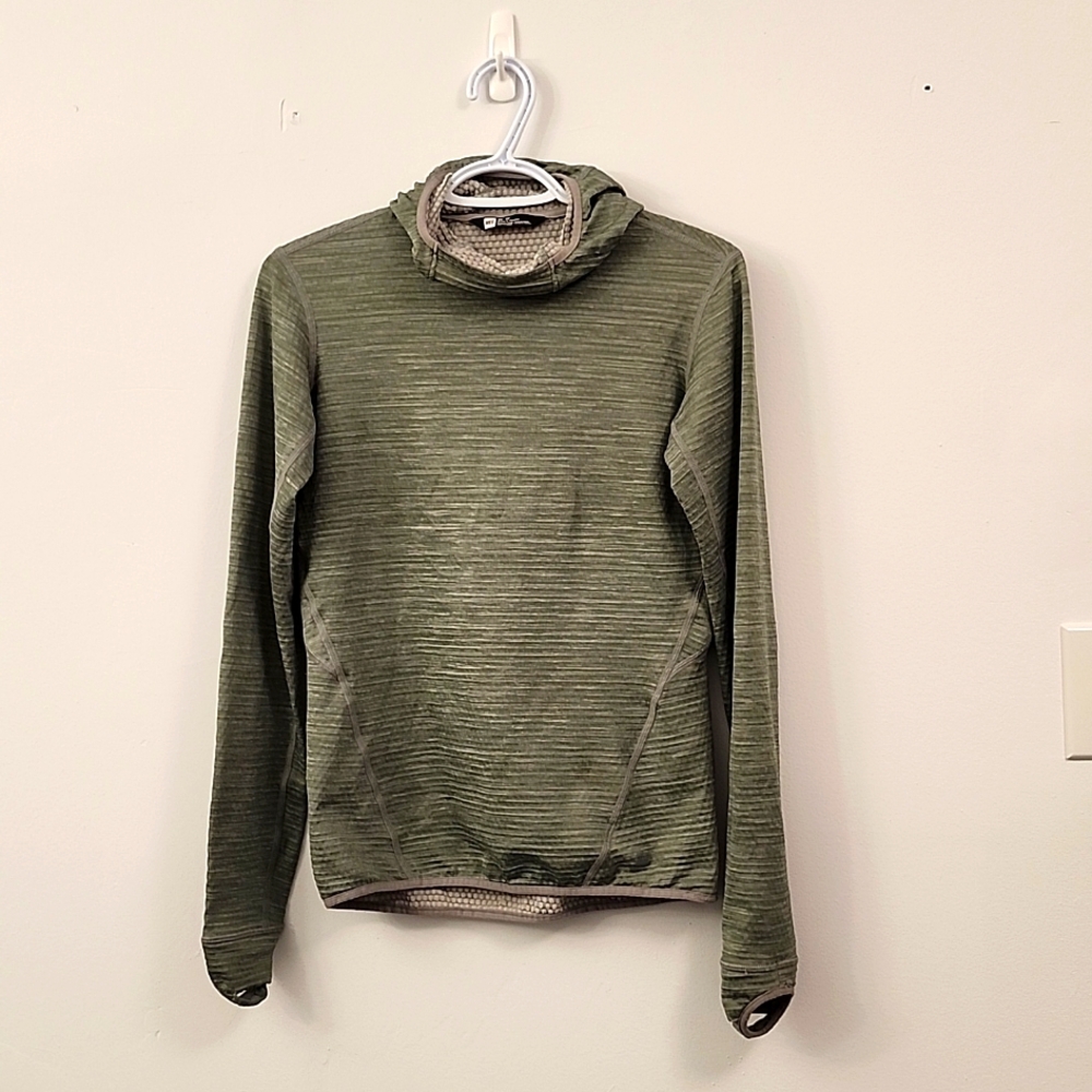 MEC grey long sleeve activewear top thumbholes hood XS